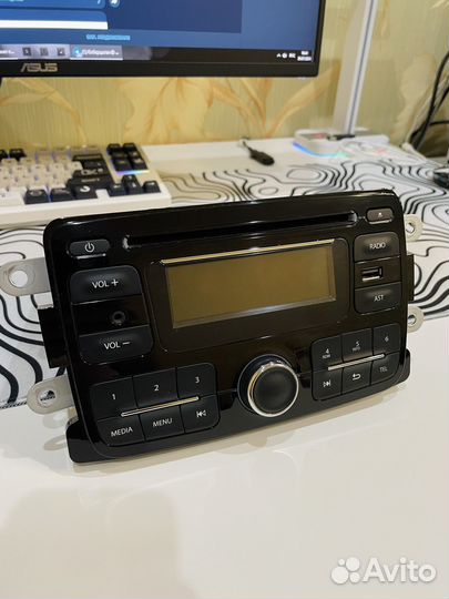 Магнитола Renault Logan с рамкой