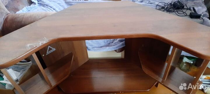 Полка угловая объемная