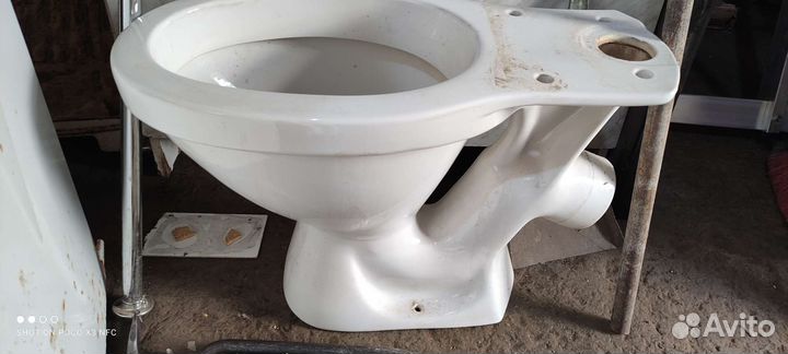 Унитазы б/у без бачков