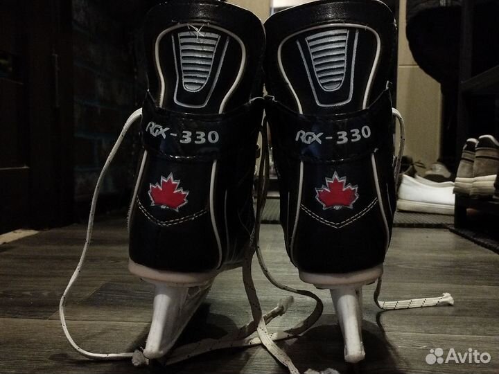 Коньки хоккейные