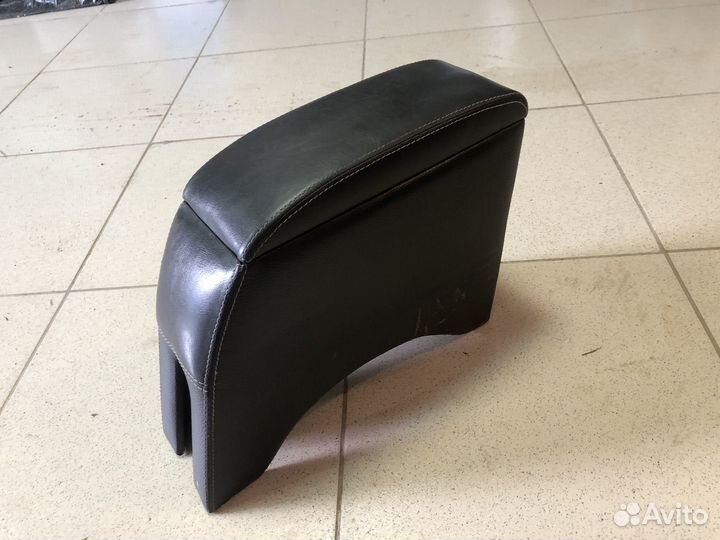 Подлокотник 2106