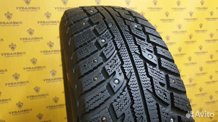 Kumho I'Zen RV Stud KC16 215/70 R16 100T