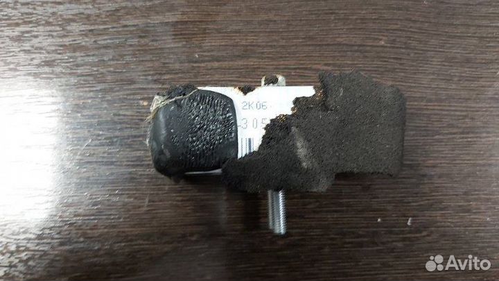 Клапан кондиционера Mitsubishi Pajero 4 3.2D 2007