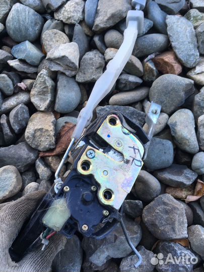 Prado 90 1998 замок двери правой передней