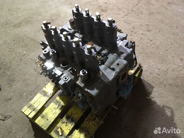 Гидрораспределитель экскаватора Hitachi zx 450