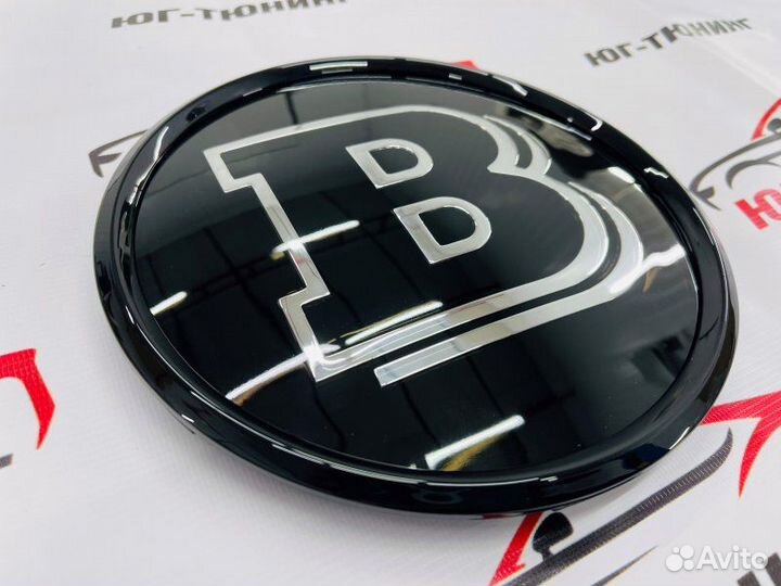 Знак Брабус в Решетку радиатора Mercedes GLC