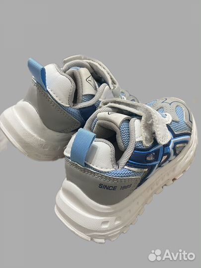 Кроссовки детские