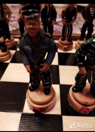 Шахматы ручной работы, фигуры из хлеба