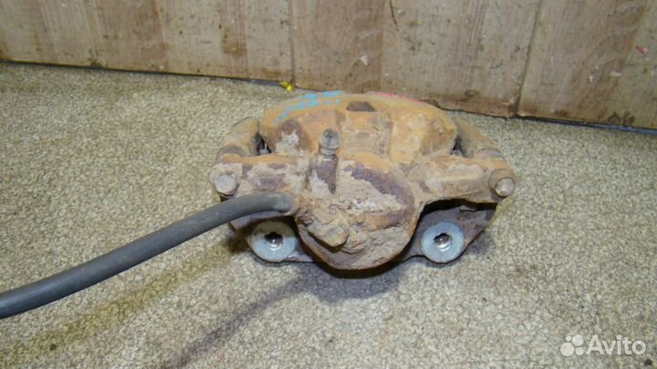 Суппорт П/П Lexus IS (XE20)