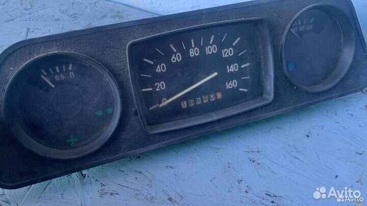 Панель приборов (щиток)