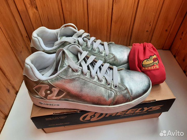 Роликовые кроссовки Heelys