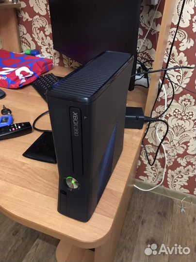 Xbox 360 slim 250gb 100игр freeboot