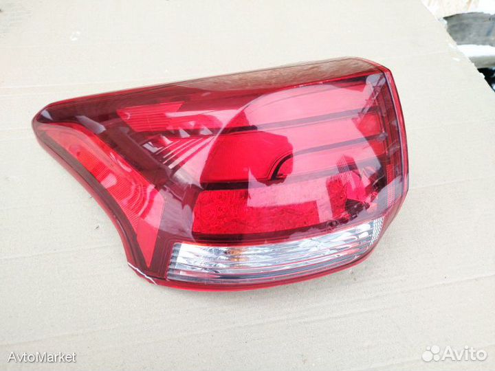 Фонарь боковой Митсубиши Аутлендер 3