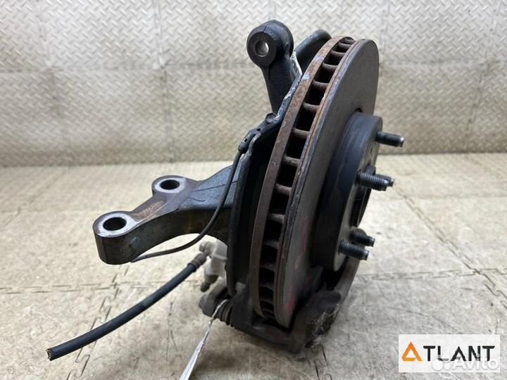 Ступица передняя левая toyota isis