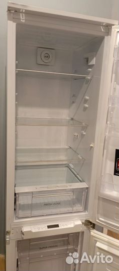 Встраиваемый холодильник Hotpoint
