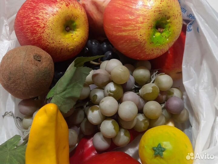 Искусственные овощи и фрукты