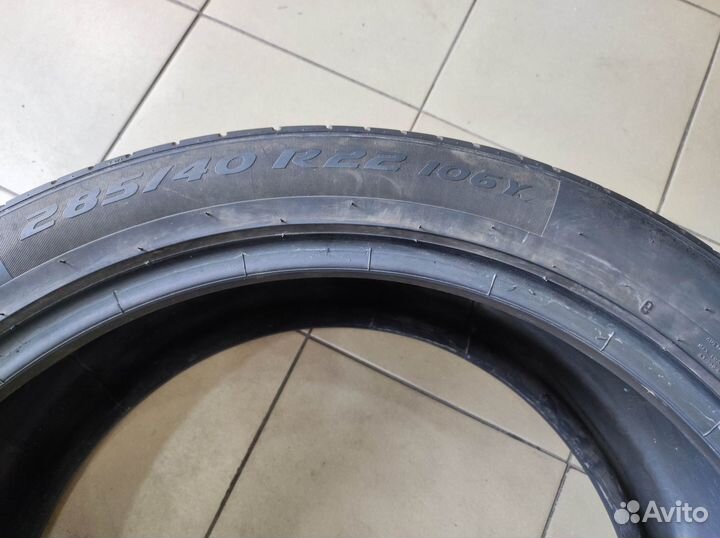 Pirelli P Zero PZ4 285/40 R22 106Y