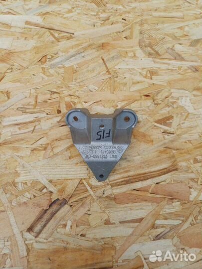 Кронштейн крепления Bmw X5 F15 N57D30A 2017