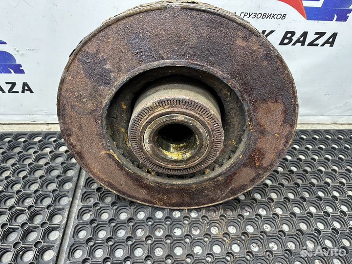 1724406 Ступица передняя