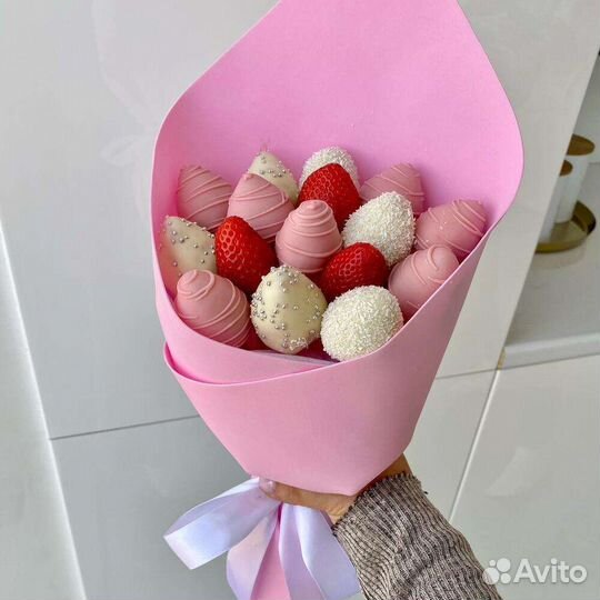 Клубника в шоколаде, розы, букеты