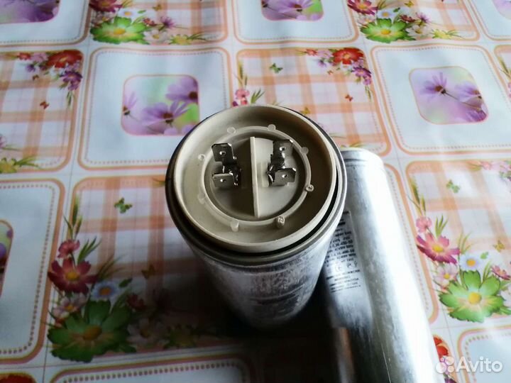 Конденсаторы пусковые и рабочие 82мФ 400в