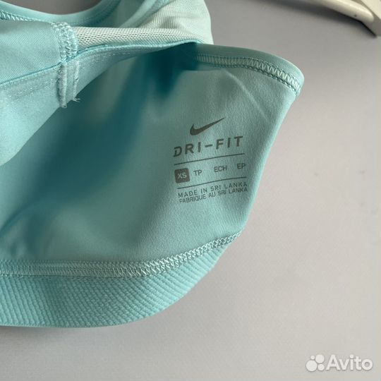 Топ nike swoosh training