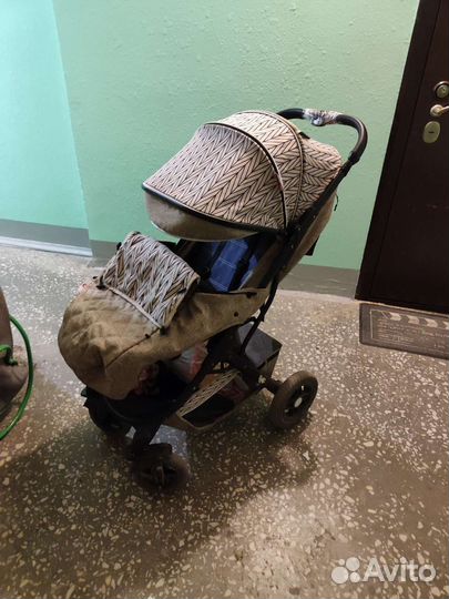 Прогулочная коляска