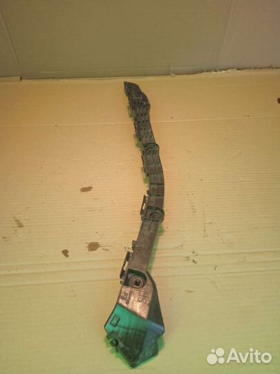 Крепление заднего бампера правое Тойота Корола180