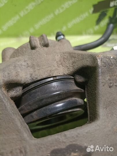 Суппорт со скобой передний левый Opel Astra J