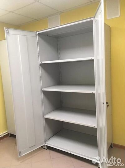 Шкаф металлический для раздевалок