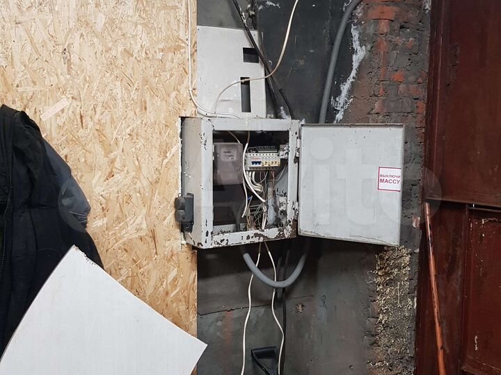 Гараж, > 30 м²