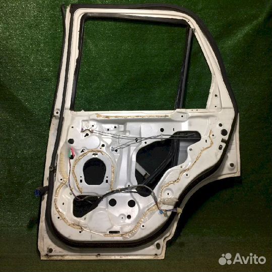 Дверь задняя правая Honda CR-V RD5 Перламутр царапины