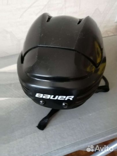 Хоккейный шлем