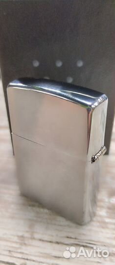 Зажигалка оригинальная Zippo Classic 200