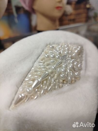 Варежки белые