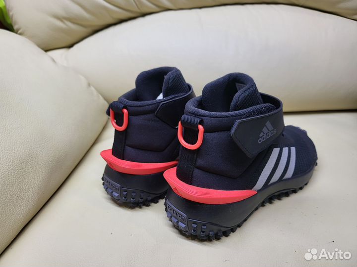 Кроссовки Adidas новые демисезон 38, 39,40 р