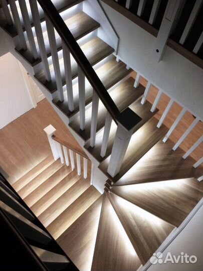 Ступени для лестниц и другие комплектующие О