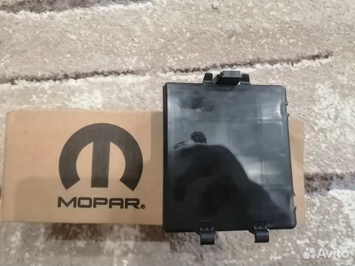 Блок управления двери багажника Jeep Cherokee KL