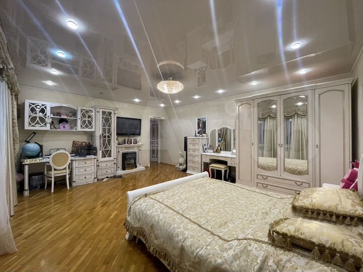 4-к. квартира, 240 м², 5/6 эт.