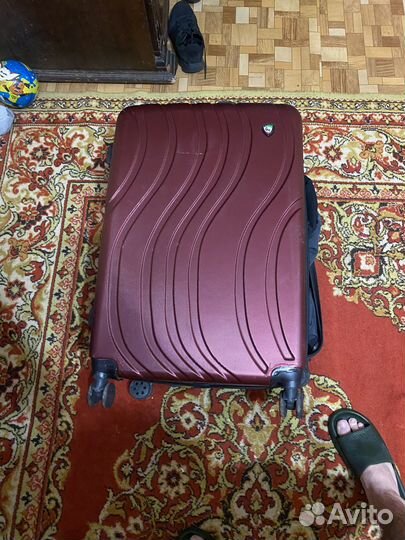 Продам чемодан