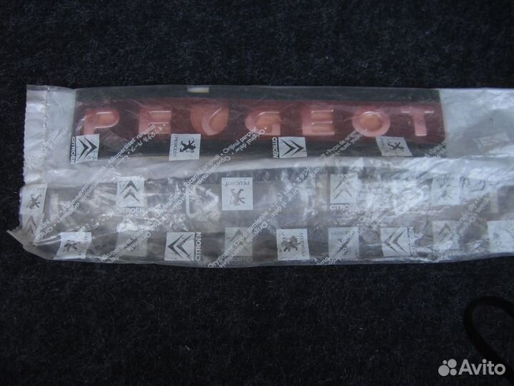 Задняя эмблема Оригинал Peugeot