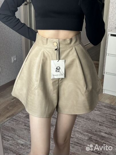 Кожаные шорты