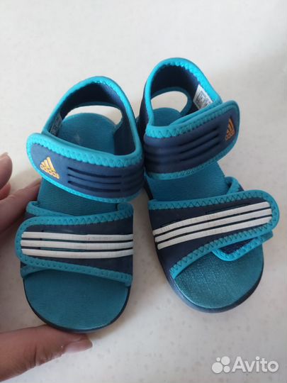 Сандалии на мальчика Adidas размер 22