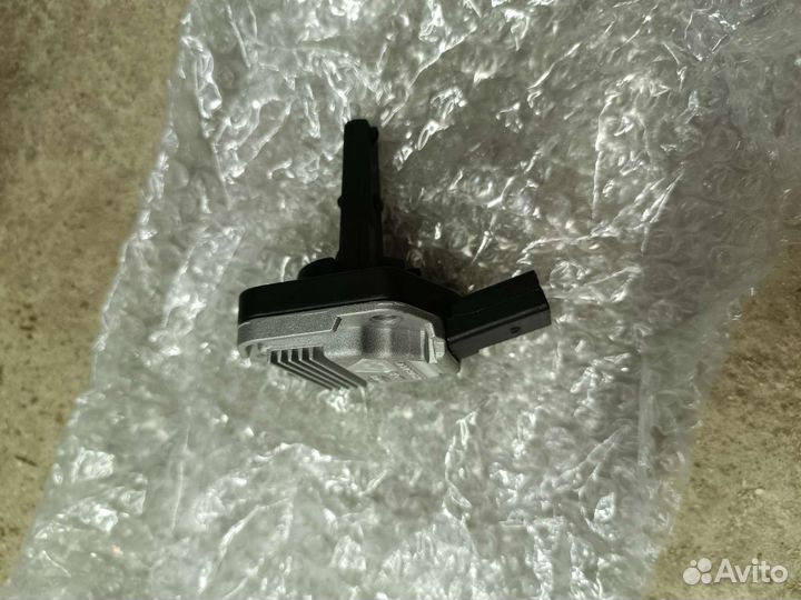 Датчик уровня масла vag vw Audi Hella