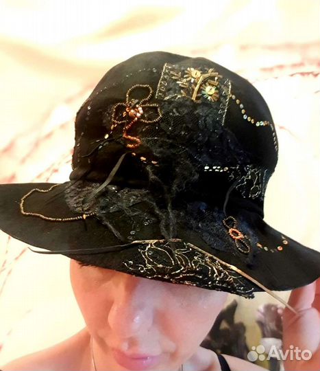 Шляпа женская из мягкой замши