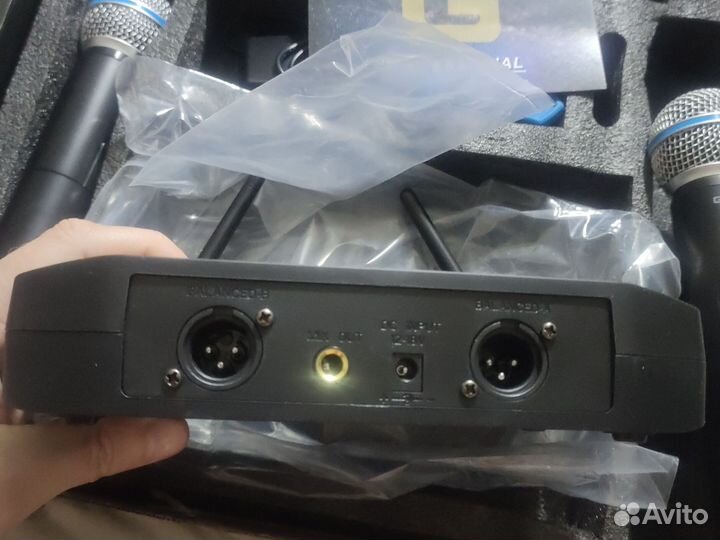 Радиомикрофоны G-mark (два на базе)