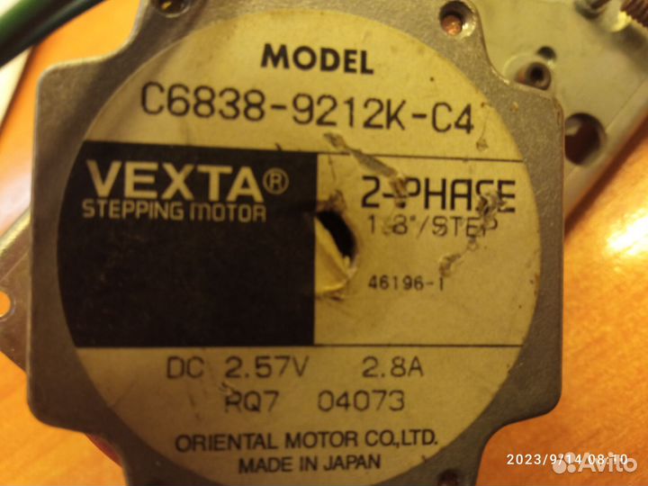 Шаговые двигатели