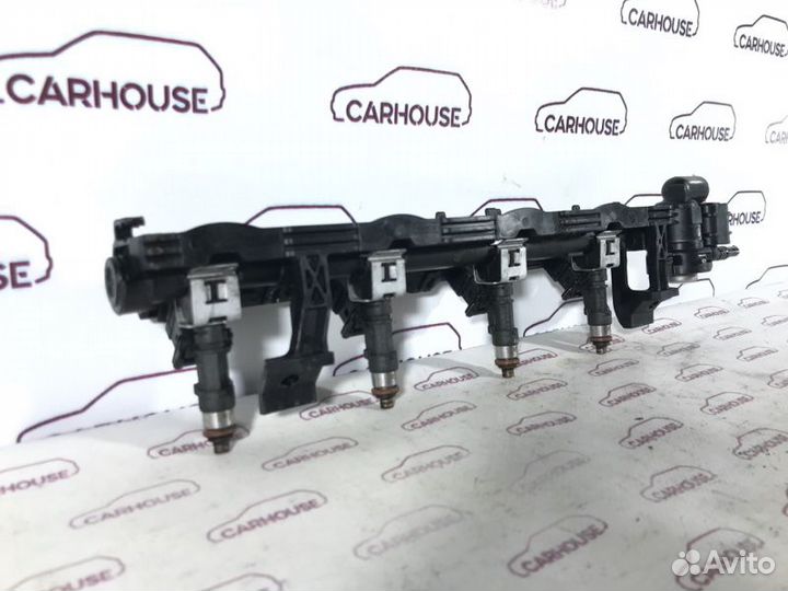 Рампа с форсунками Ford Focus 3 1.6 pnda