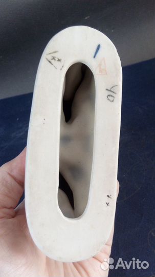 Фарфоровые статуэтки собак. Лайка. Гжель