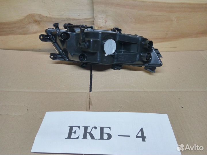 Туманка передняя правая Шкода Суперб 2